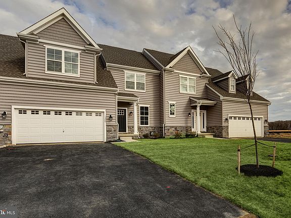 2nd image of 1333 Carrick Ct Lot 11
