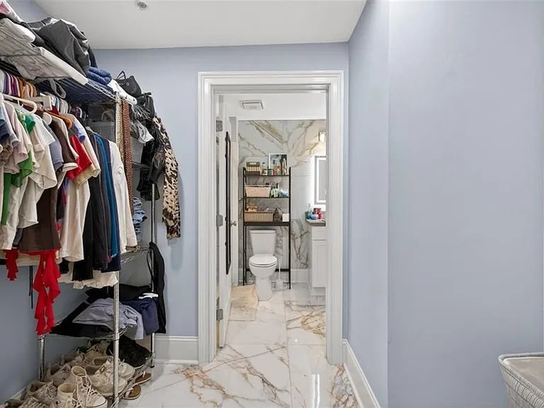 1075 Peachtree Walk NE #A512 — Photo 25