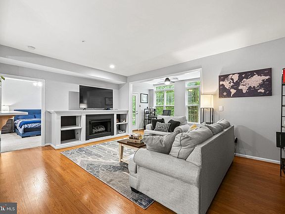 4th image of 6610 Netties Ln Unit E