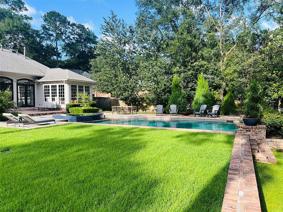 1st image of 51 N Wooded Brook Cir