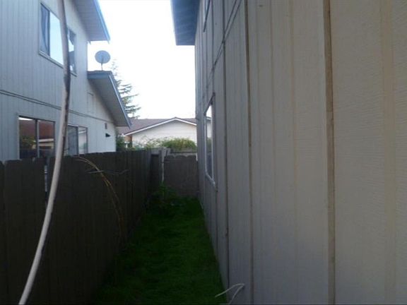 2nd image of 3325 Bixby Way