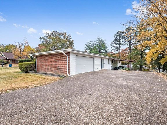 3rd image of 4980 Craigmont Dr