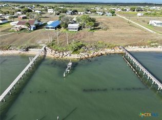 93 Sandcastle Dr, Port Lavaca, TX 77979