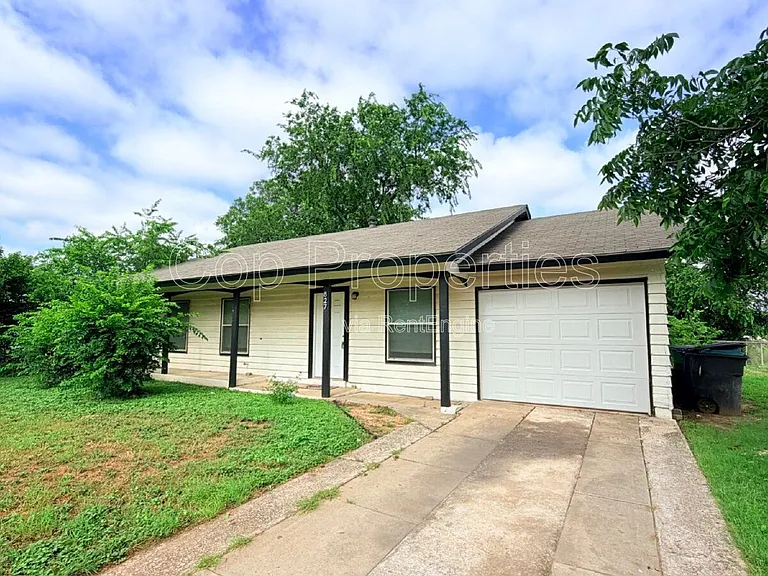 827 Dunwoodie Dr — Photo 2