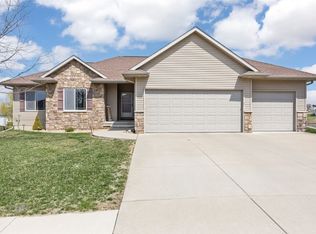 3460 Penny Ln, Marion, IA 52302