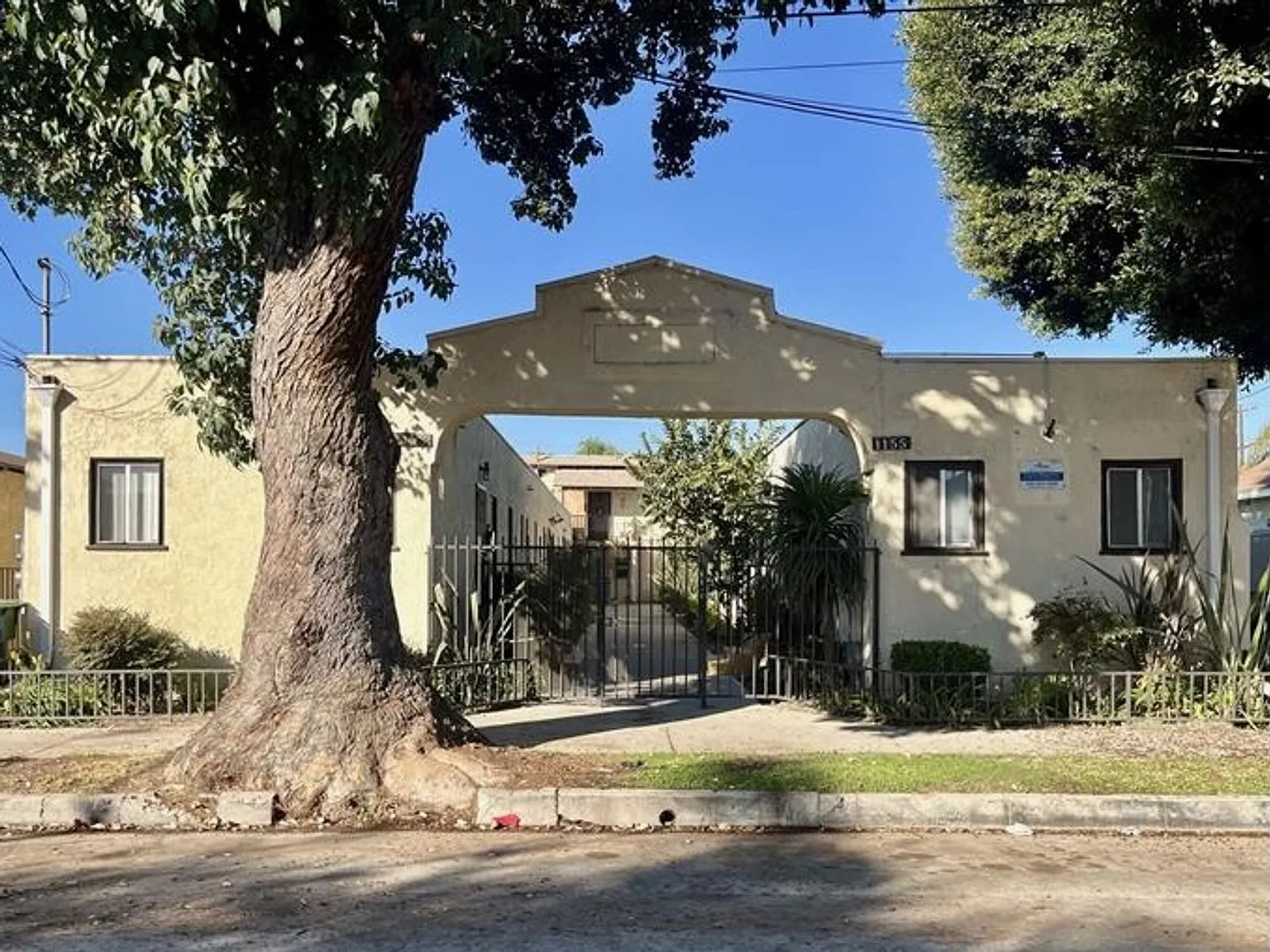 Bella Apartments: Beautiful 1 Bed - 1 Bath — Photo 2