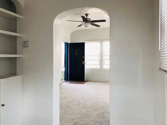 Dining room to living room