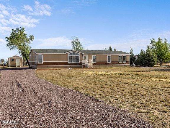 2nd image of 1092 E Road 1 N