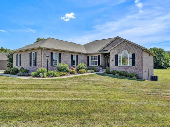 535 Hollymeade Ln, Daleville, VA 24083