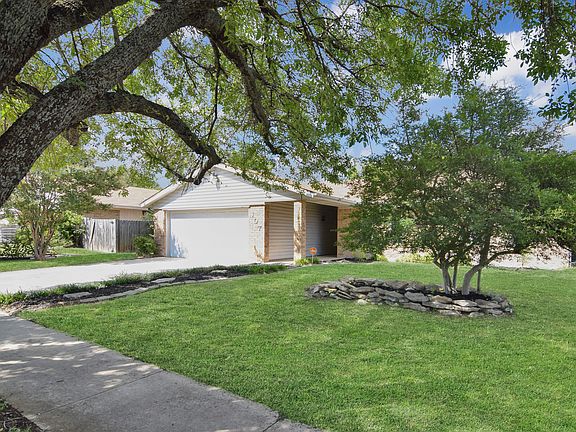 3rd image of 107 Margarita Dr