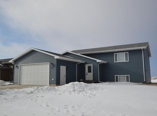 2232 S Lawson St, Aberdeen, SD 57401