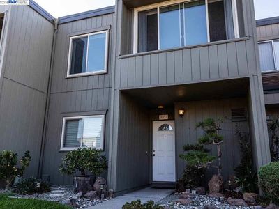 1051 Mangrove Ln, Alameda, CA, 94502