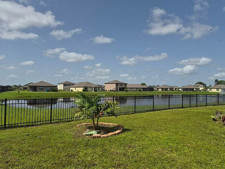 5349 Waterfall Pl — Photo 2