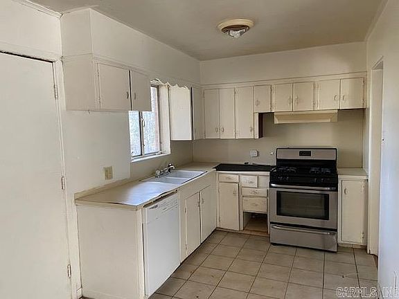 5th image of 68 Broadmoor Dr