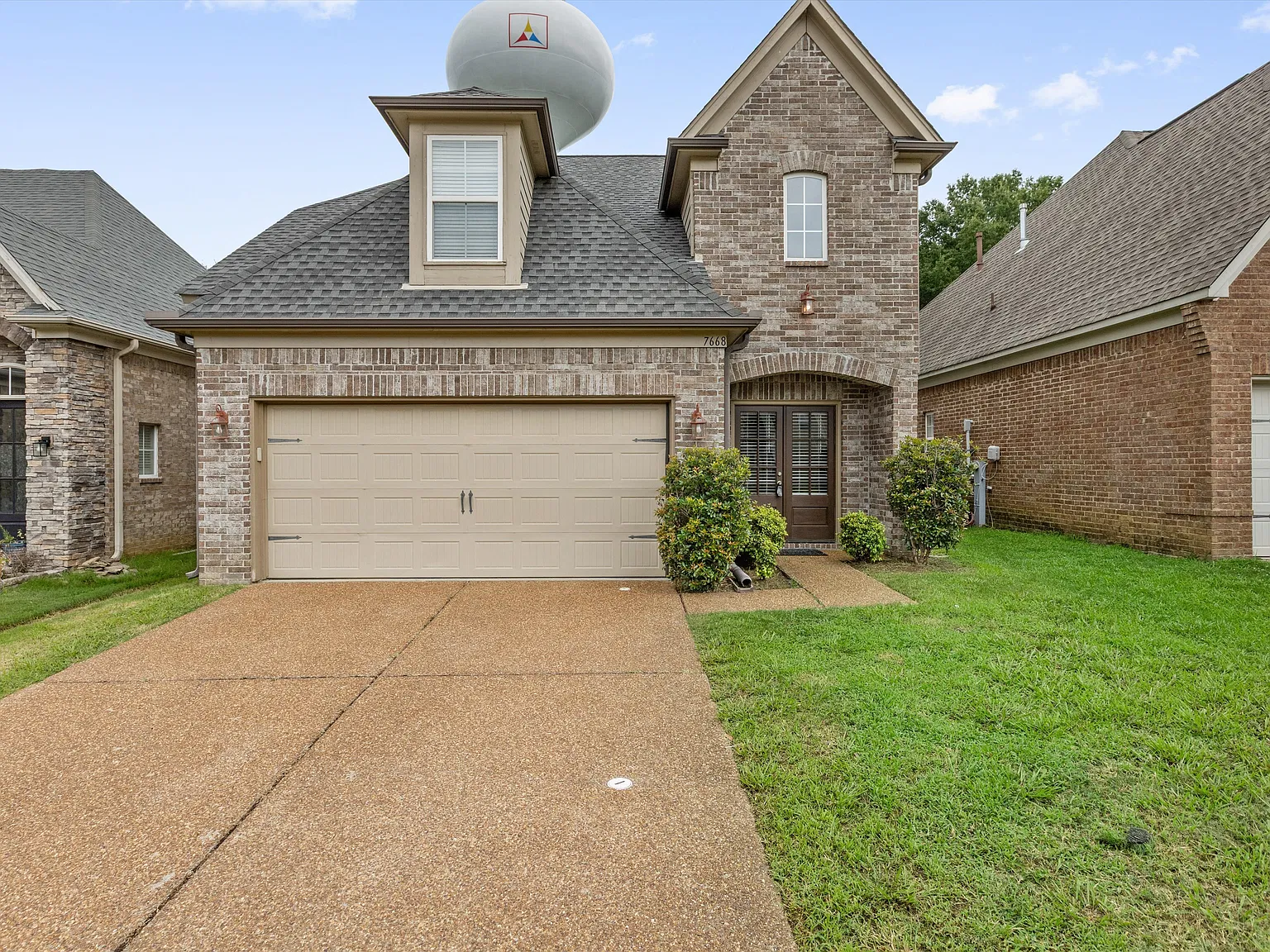 3 bed, 2.5 bath, 1732 sqft, $1,745 — Photo 3