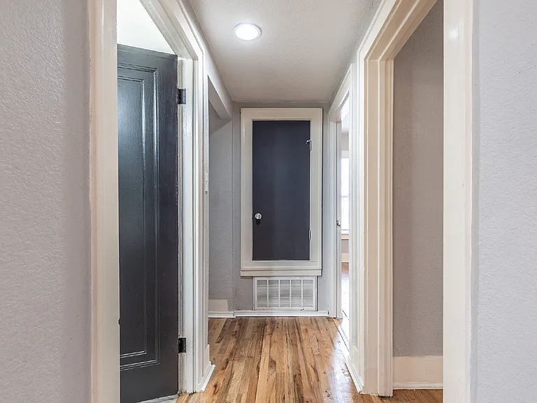 723 E Euclid Ave — Photo 21