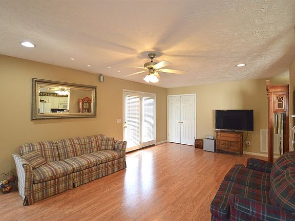 5th image of 193 Valley Dr