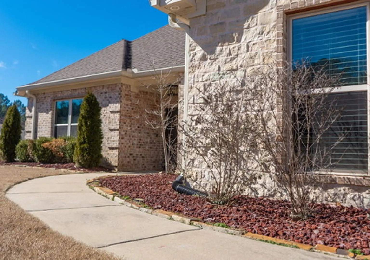 Beautiful all Brick home in Benton — Photo 2