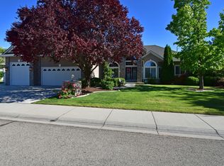 4327 W Quaker Ridge Dr, Meridian, ID 83646