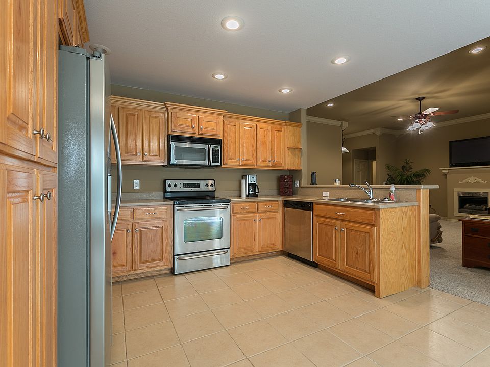 1st image of 4 Sullivan Dr