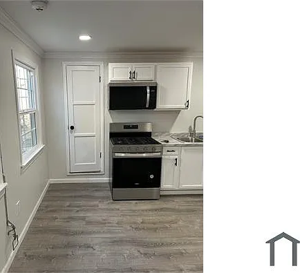 Studio, 425 sqft, $1,850 — Photo 2