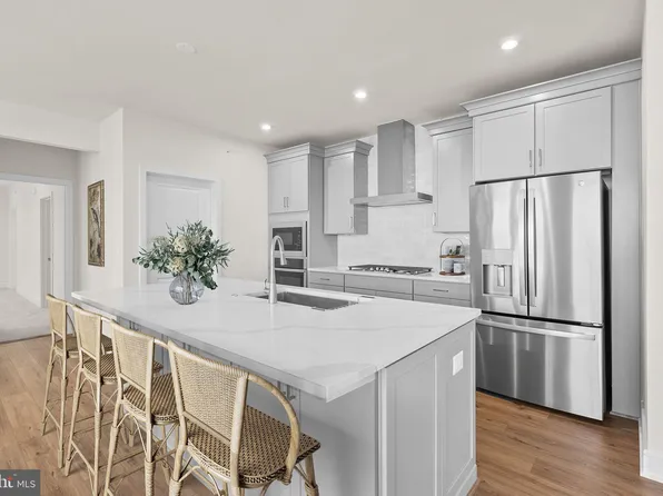 23679 Bolton Crescent Ter #404, Ashburn, VA 20148