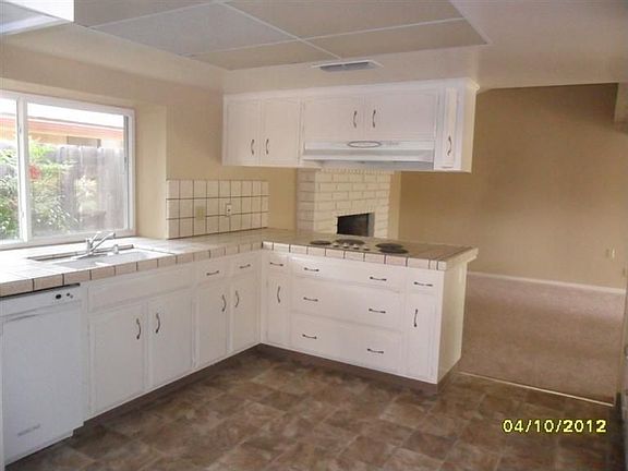 5th image of 702 W Fremont Ave