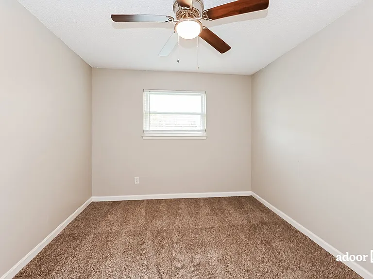 2809 Stonehedge Dr — Photo 10