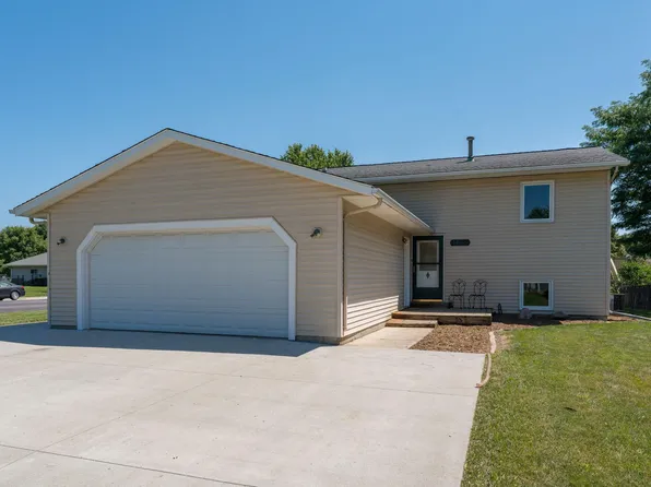 1655 Valley View Dr, North Mankato, MN 56003