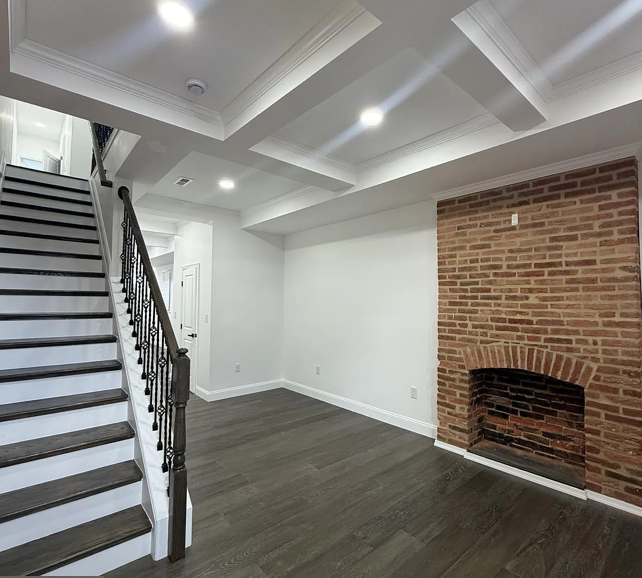 4 bed, 3.5 bath, 1200 sqft, $2,300 — Photo 4