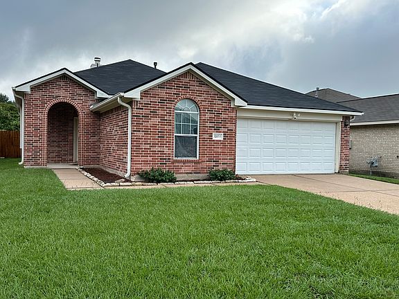 2nd image of 32034 Annice Ln
