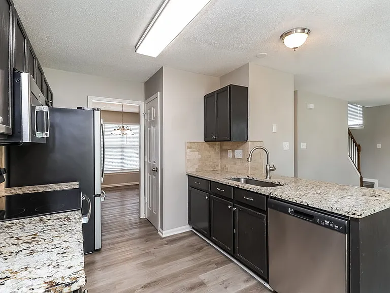 2909 Dairywood Ln — Photo 10