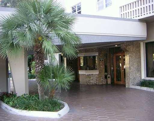 1st image of 90 Edgewater Dr APT 526
