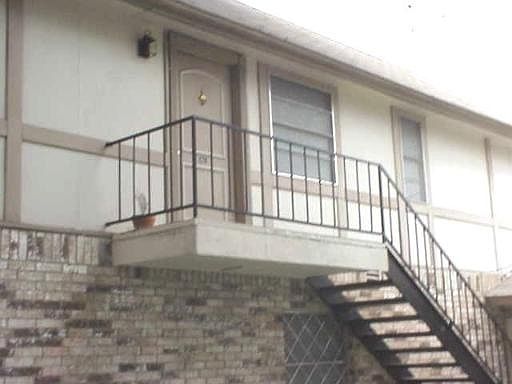 1st image of 2811 WOODBURY DR #401