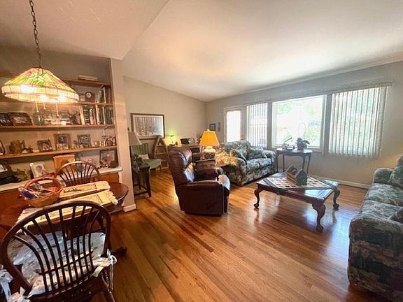 5th image of 8102 Delaware St #B