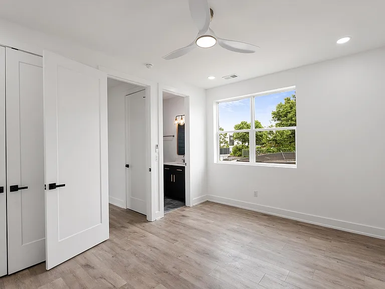 177 Little Green St #A — Photo 13