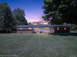26159 Meadowview Dr, Farmington Hills, MI 48331