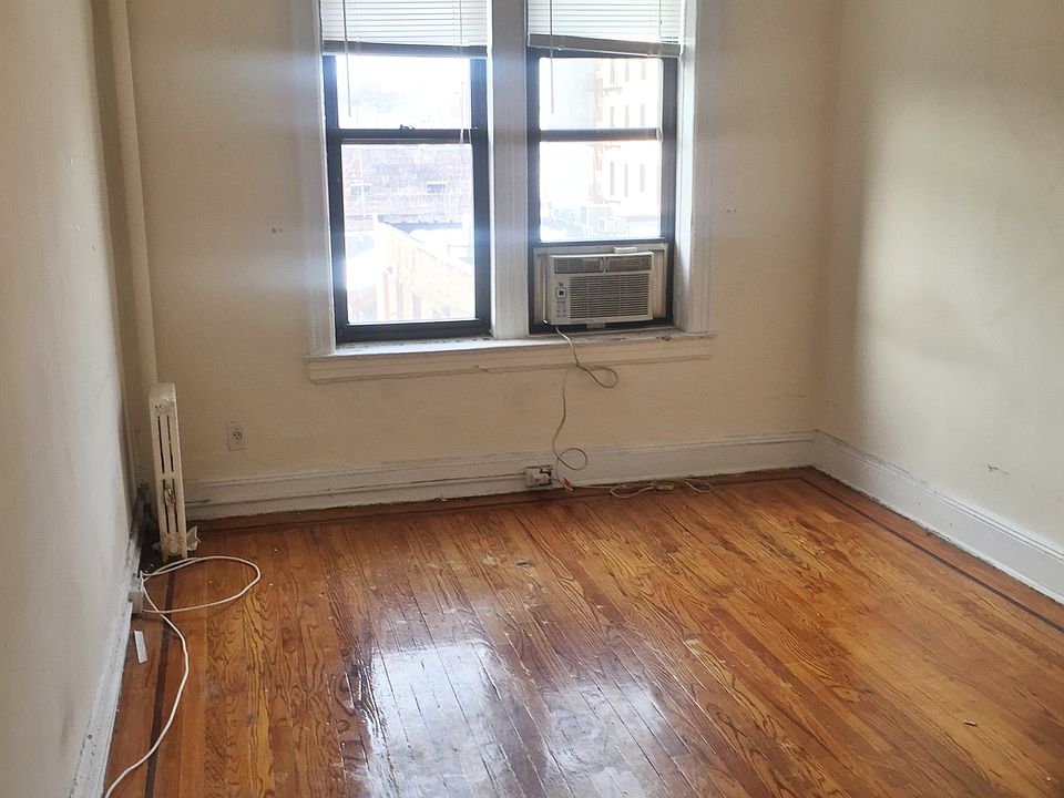 1st image of 2308 Newtown Ave APT 3FE