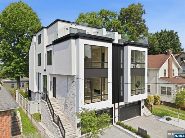 1015 Kingsland Ave, Fort Lee, NJ 07024