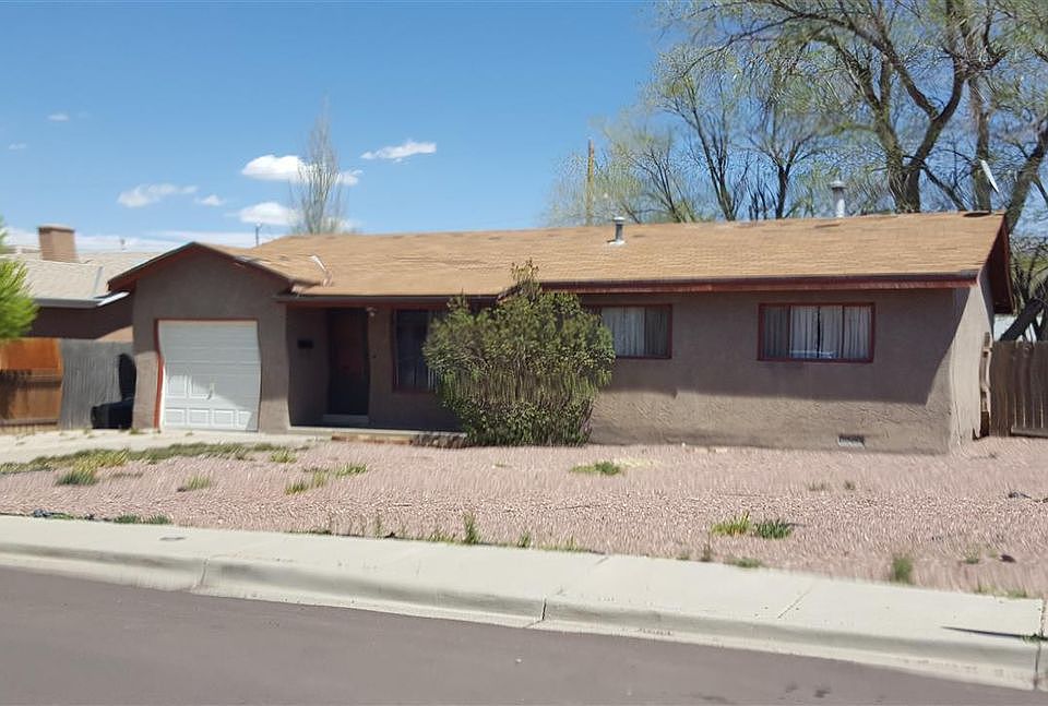 1st image of 403 Zecca Dr
