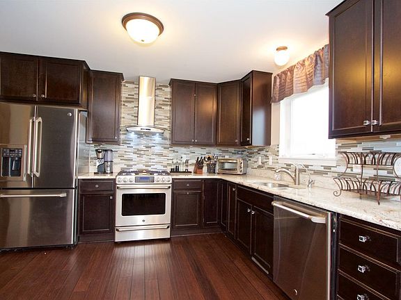 2nd image of 723 Hatfield Cir