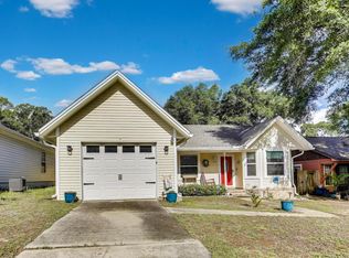 104 Fair Oaks Dr, Crestview, FL 32539