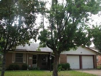 1st image of 2723 Belhaven Dr