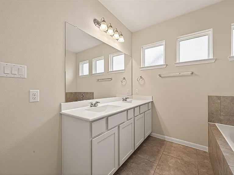 6126 Prince Place Dr — Photo 17