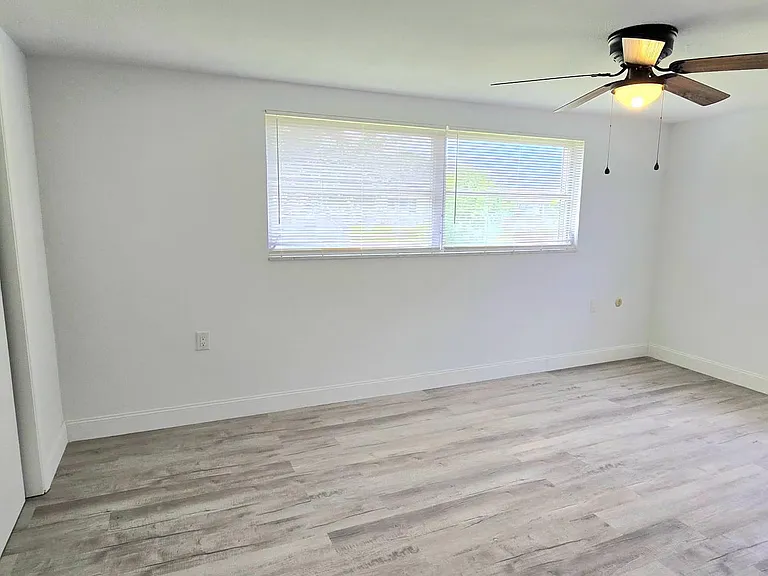 5347 Mosaic Dr — Photo 13