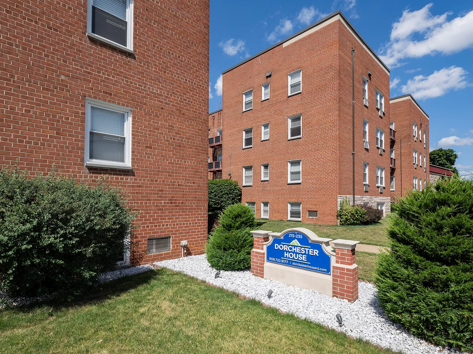 Dorchester House — Photo 1