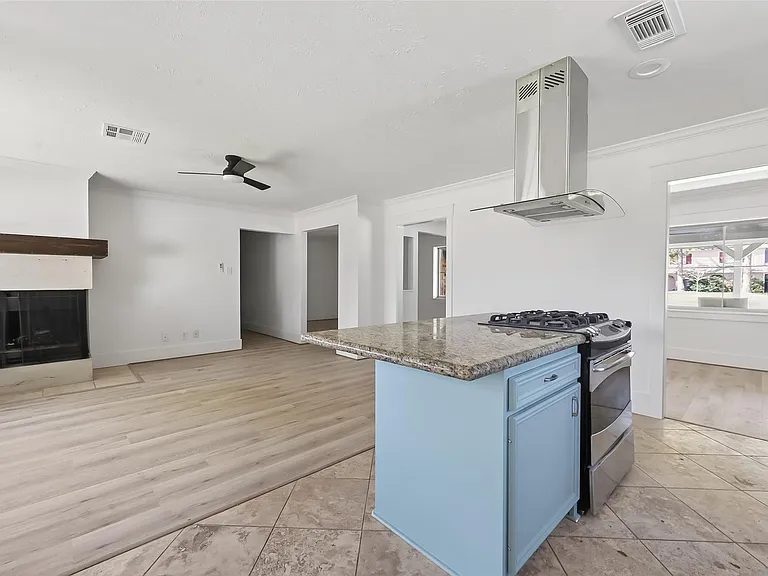1906 Shadow Bend Dr — Photo 19
