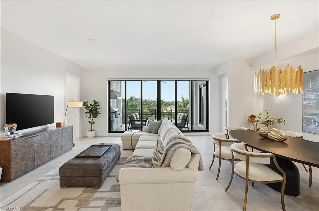 2 bed, 2.5 bath, 1935 sqft, $15,000 — Photo 1