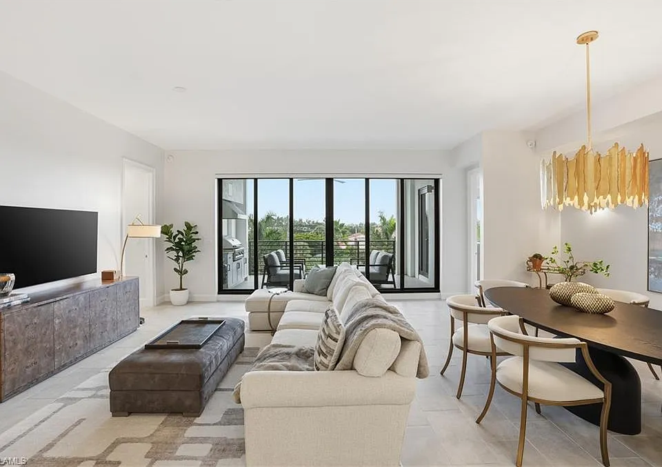 1125 Central Ave #469