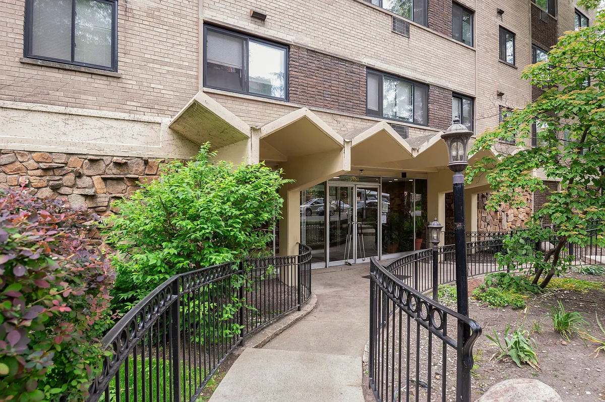 Building Photo - 5450 n Winthrop